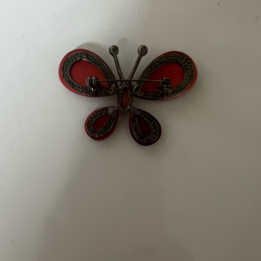 Red Butterfly Brooch Stunning - Picture 5 of 8